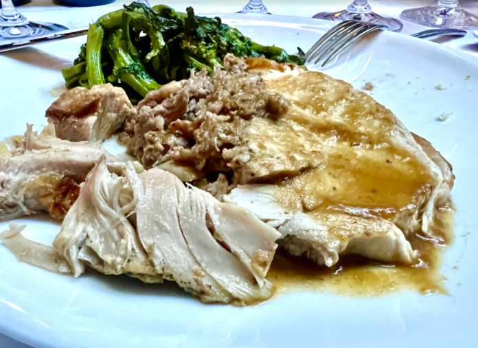 Donnachiara Winery’s Ilaria Petitto brings Thanksgiving ideas early to DC crowd.
